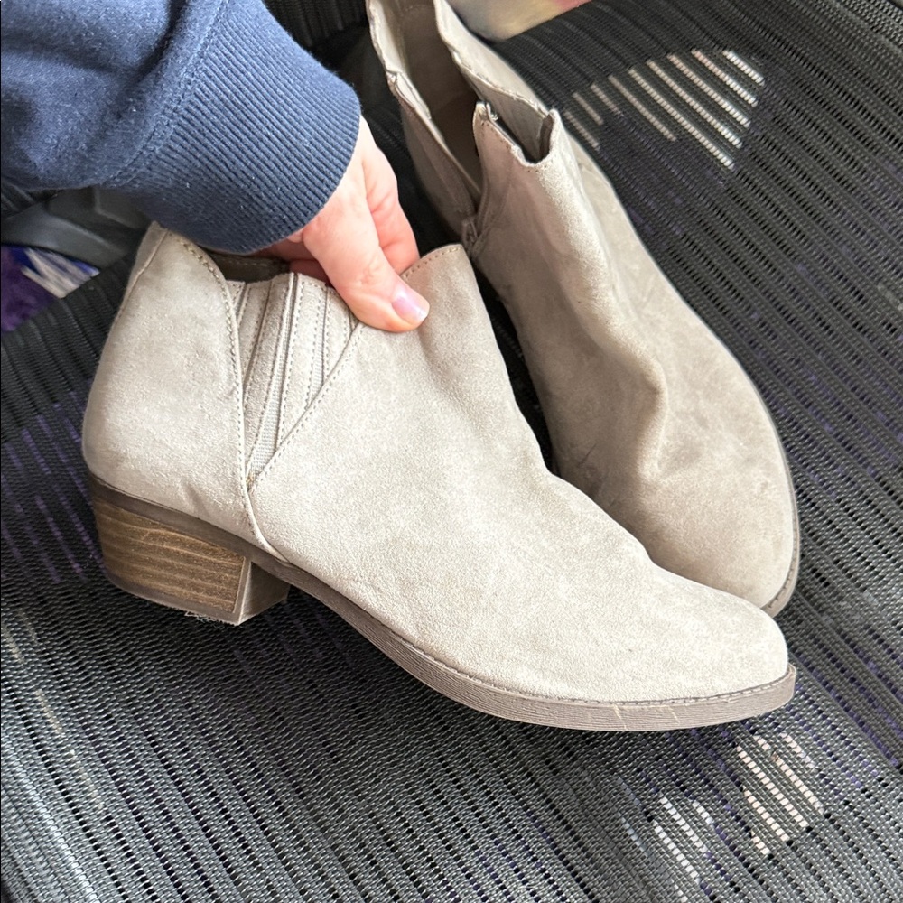 Brand new/never worn. Women's gray/taupe Ankle Boots